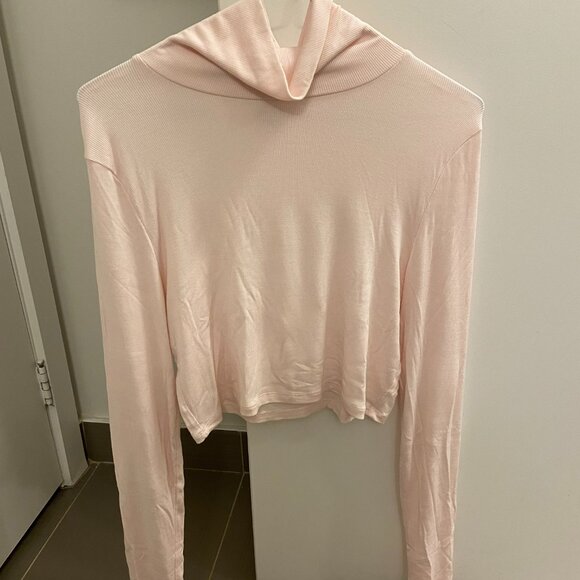 Aritzia Sunday Best Freshman Cropped Turtleneck - Size L - Frosted Rose - Picture 2 of 3